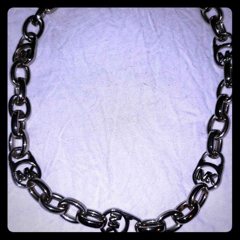 Michael Kors choaker necklace